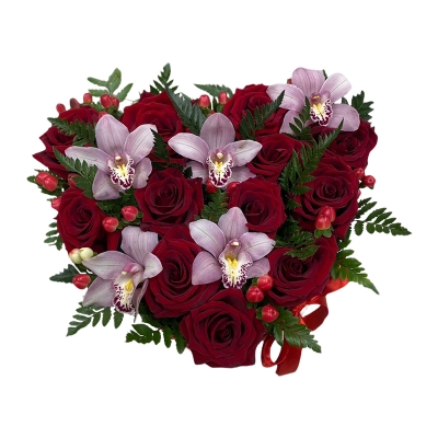 Композиция в виде сердца из орхидей и роз 