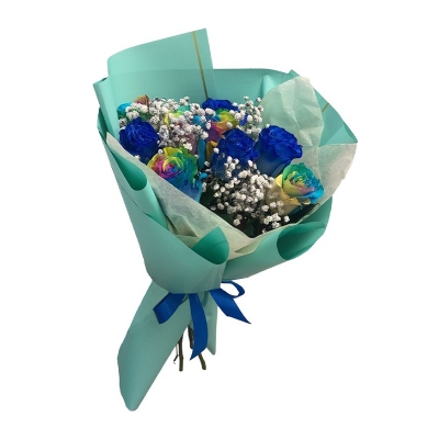 Букет из синих и радужных роз  — Цветы SFlower – доставка цветочных букетов в Хабаровске. У нас цветы можно купить или заказать с доставкой круглосуточно — 167029ba