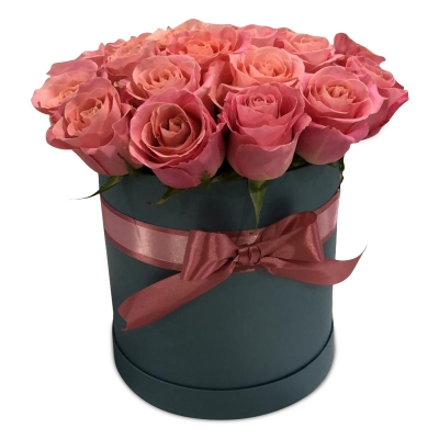 Розовые розы в коробке — Цветы SFlower – доставка цветочных букетов в Хабаровске. У нас цветы можно купить или заказать с доставкой круглосуточно — 