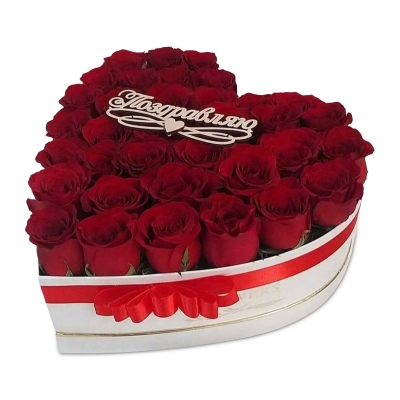 Красные розы в коробке сердце 