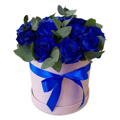 Синие розы в коробке — Цветы SFlower – доставка цветочных букетов в Хабаровске. У нас цветы можно купить или заказать с доставкой круглосуточно — 