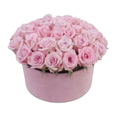 Розовые розы в коробке  — Цветы SFlower – доставка цветочных букетов в Хабаровске. У нас цветы можно купить или заказать с доставкой круглосуточно — 